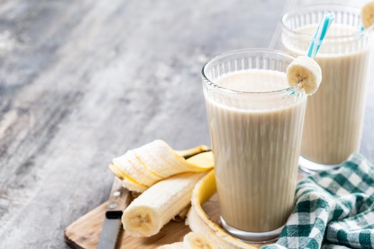 manfaat susu pisang, minuman sehat ibu muda, minuman sehat untuk keluarga, tips makanan sehat, kesehatan pencernaan, minuman penambah energi alami